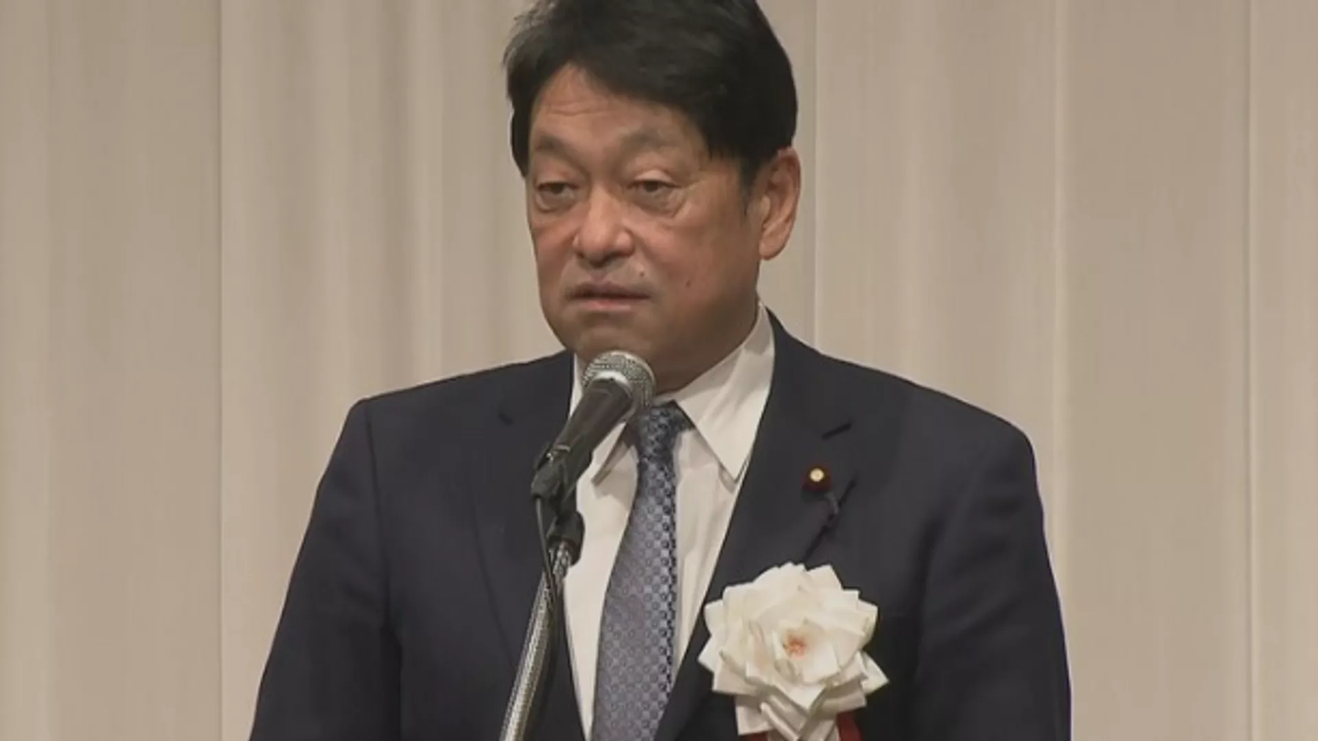 自民・小野寺政調会長がズバリ正論、「なんで学生が103万円まで働かないといけないのか」