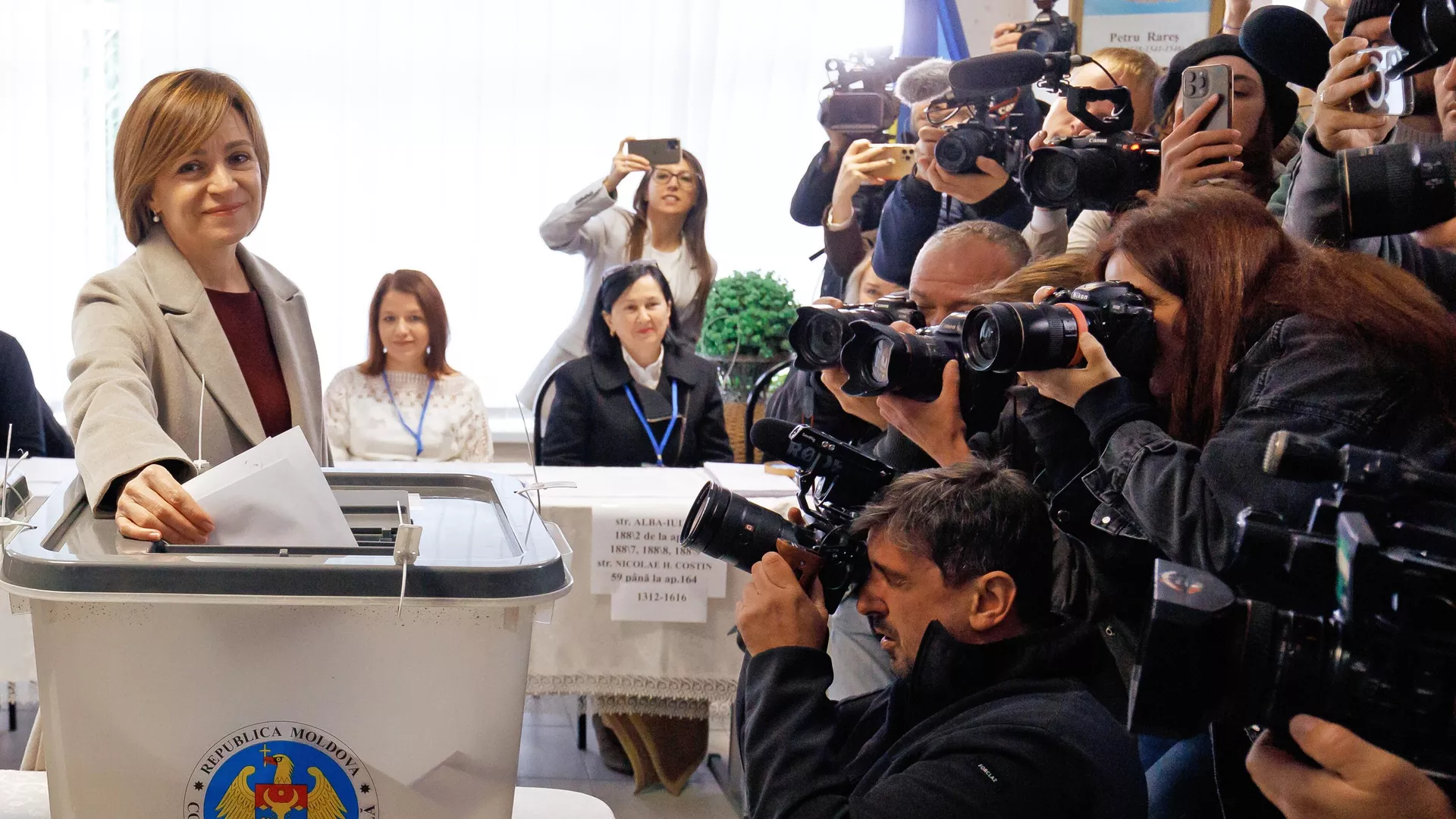 Выборы президента и референдум о евроинтеграции в Молдавии