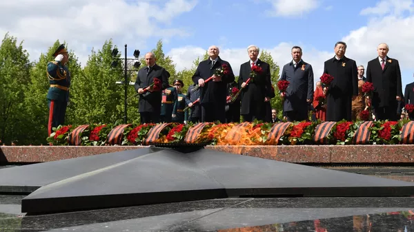 Церемония возложения цветов к Могиле Неизвестного солдата - Sputnik 日本