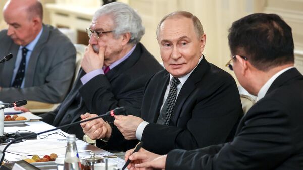 Президент Владимир Путин встретился с руководителями международных информационных агентств - Sputnik 日本