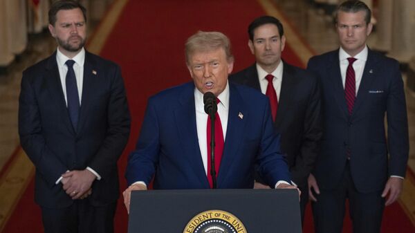 Президент Дональд Трамп выступает в Восточной комнате Белого дома в Вашингтоне в субботу, 21 июня 2025 года - Sputnik 日本