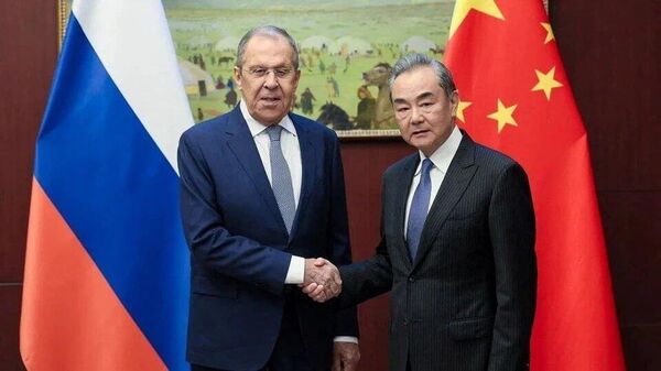 【中国外相、ウクライナ危機でロシアの勝利を願う理由をEUに伝える】 - Sputnik 日本