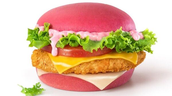 【露マクド後継店 ハローキティの新バーガー】 - Sputnik 日本