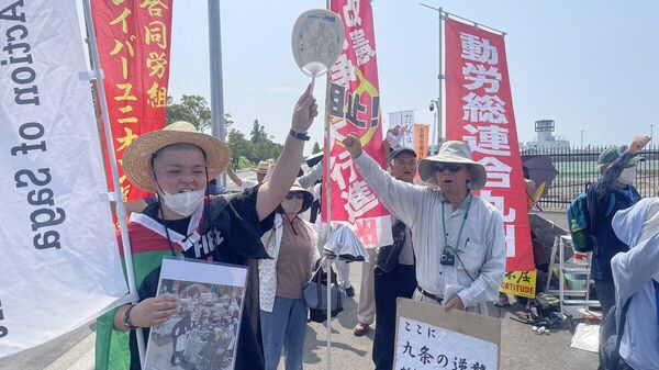 【基地前では抗議の声も】 - Sputnik 日本