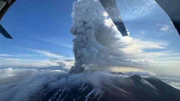 【クラシェニンニコフ火山の噴火は600年ぶり 先日の大地震と関連の可能性】 - Sputnik 日本