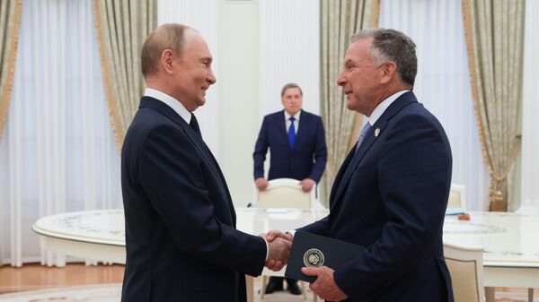 Президент РФ Владимир Путин и спецпосланник президента США Дональда Трампа по Ближнему Востоку Стивен Уиткофф во время встречи - Sputnik 日本