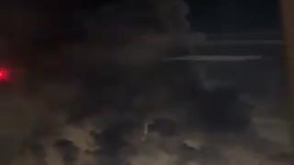 ✈️⚡️ 上空から見た北京の夜景。稲妻が暗い空を走り、雷雲の下の街を照らしている。 - Sputnik 日本