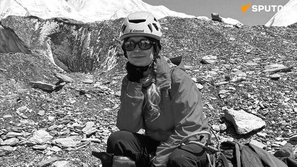 【天山山脈で死亡したロシア人登山家、遺体回収は2026年春以降】 - Sputnik 日本