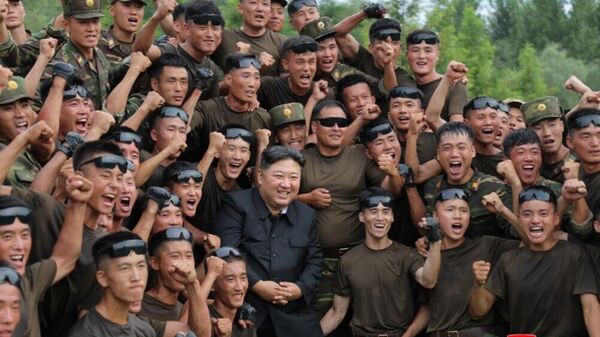 【金正恩氏、朝鮮人民軍の特殊作戦訓練基地を視察】 - Sputnik 日本