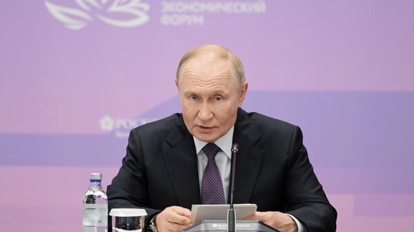 Рабочая поездка президента Владимира Путина во Владивосток - Sputnik 日本