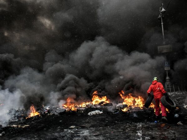 キエフ中心部で行われたウクライナの欧州統合を支持する集会参加者。 キエフ中心部で行われたウクライナの欧州統合を支持する集会参加者。 - Sputnik 日本