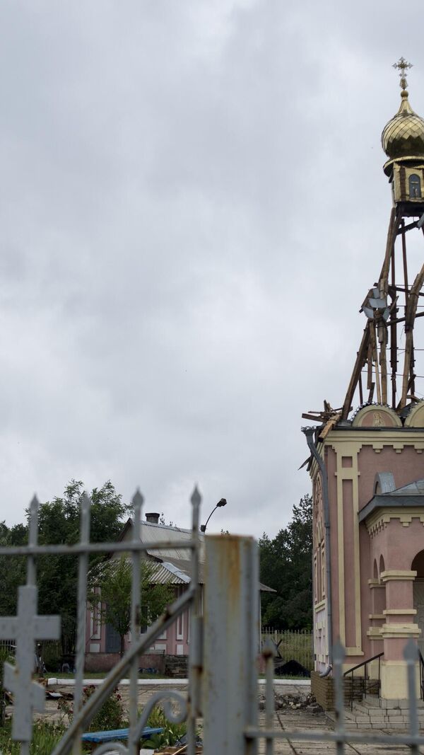 空爆後に破壊されたクラスノドン市の教会。 空爆後に破壊されたクラスノドン市の教会。 - Sputnik 日本