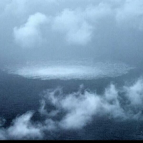 2022年9月27日にスウェーデン沿岸警備隊の航空機から撮影されたバルト海での「ノルドストリーム」のガス漏洩。スウェーデン沿岸警備隊が提供 2022年9月27日にスウェーデン沿岸警備隊の航空機から撮影されたバルト海での「ノルドストリーム」のガス漏洩。スウェーデン沿岸警備隊が提供 - Sputnik 日本