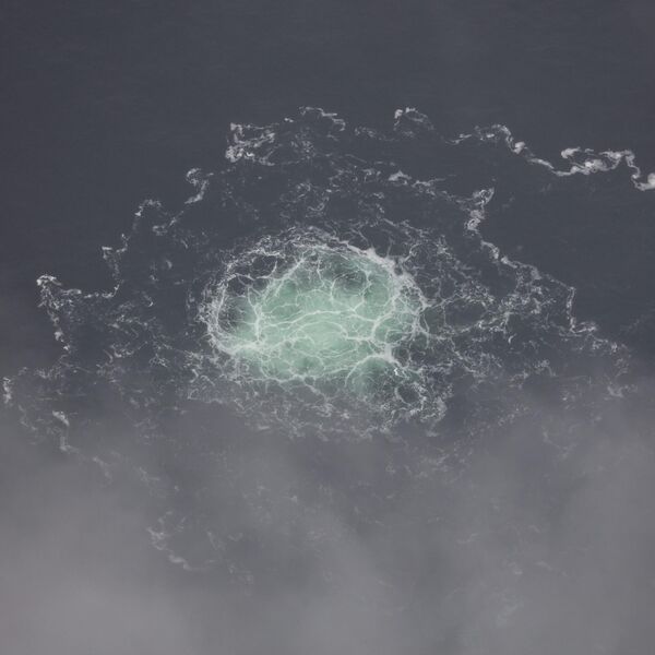 2022年9月28日の「ノルドストリーム2」からのガス漏れ。規模が小さくなっている。スウェーデン沿岸警備隊が提供 2022年9月28日の「ノルドストリーム2」からのガス漏れ。規模が小さくなっている。スウェーデン沿岸警備隊が提供 - Sputnik 日本