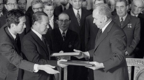 【平和条約が善隣友好関係に寄与】(3/5) - Sputnik 日本