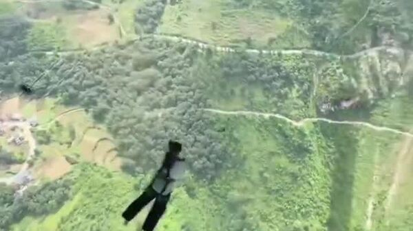 【中国 世界一高いバンジージャンプがオープン】 - Sputnik 日本