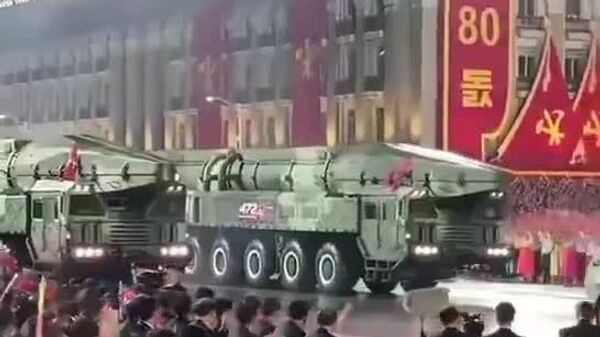 【北朝鮮が軍事パレードを開催、「火星20型」を公開】 - Sputnik 日本