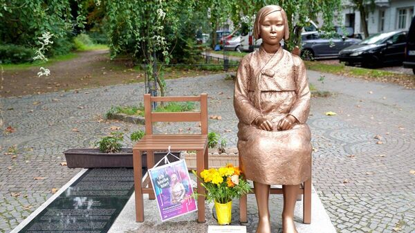 【ベルリン市司法 慰安婦を象徴の「少女像」の撤去命令 設置者に特別使用許可の取得権利なし】 - Sputnik 日本