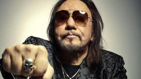 【「KISS」の初代ギタリストが死去、享年74歳】 - Sputnik 日本