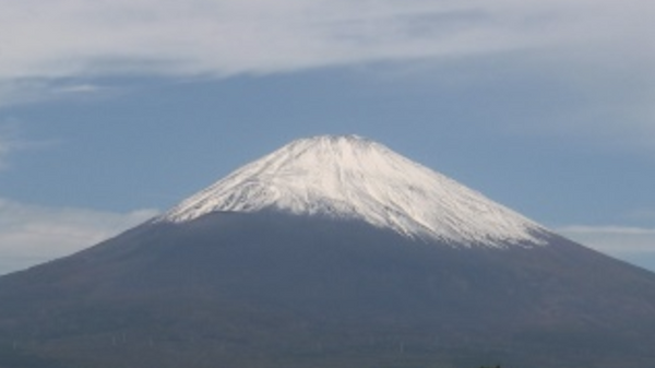 【富士山で初冠雪 平年より21日遅く】 - Sputnik 日本