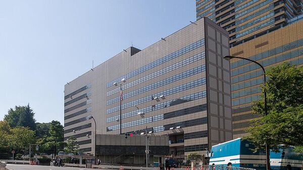 【東京・米大使館周辺で刃物男逮捕 機動隊員けが】 - Sputnik 日本