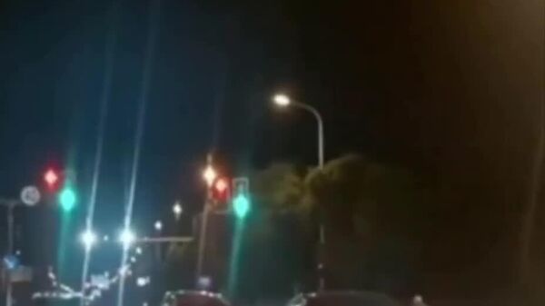 【上海で中国のEVが走行中に突然炎上】 - Sputnik 日本