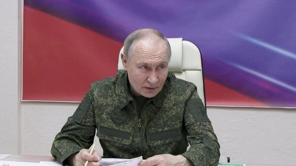 Президент Владимир Путин провел совещание на одном из пунктов управления курской группировкой - Sputnik 日本