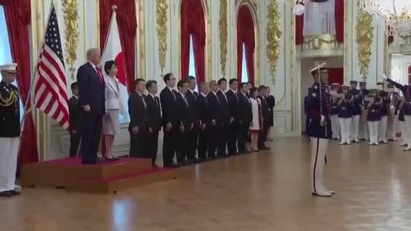 🇯🇵🇺🇸日米首脳会談を前に、トランプ大統領は、出迎えた高市首相とともに、東京・元赤坂の迎賓館で自衛隊の儀仗隊による栄誉礼を受けた。 - Sputnik 日本
