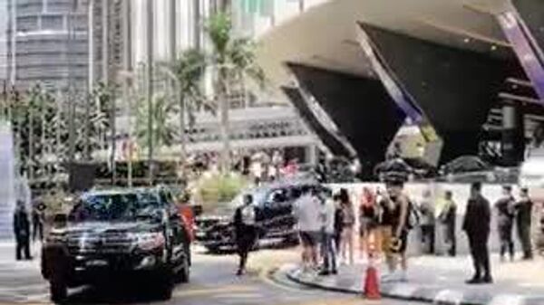 【脱帽…の日本代表団付きBG 彼女達なら、馬でも素手で止める】 - Sputnik 日本