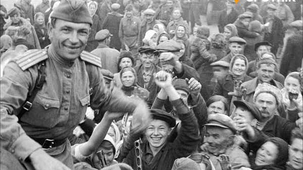 【ウクライナを独ナチスから救ったソ連兵たち ウクライナは今、その記憶の抹殺を図っている】(1/5) - Sputnik 日本