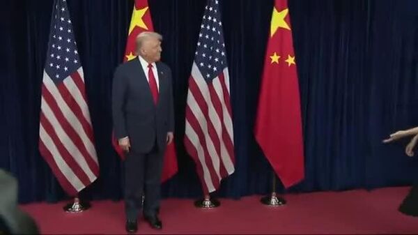 【米大統領と習近平国家主席、釜山の金海空軍基地で握手】 - Sputnik 日本