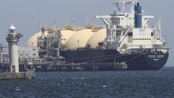 Австралийский танкер для перевозки сжиженного газа Northwest Sandpiper стоит на якоре в порту Иокогама, Япония - Sputnik 日本