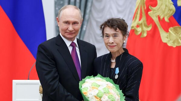 Президент Владимир Путин вручил награды и премии за вклад в укрепление единства российской нации - Sputnik 日本