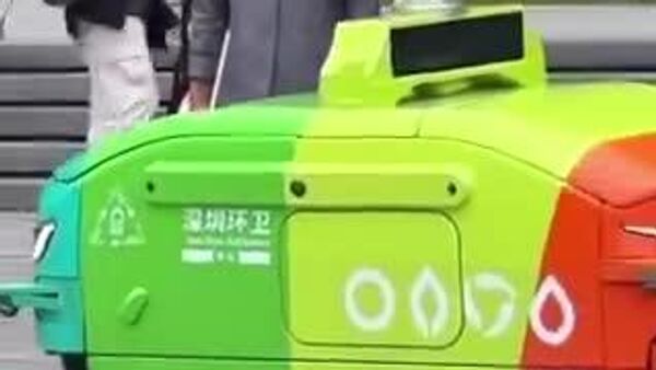 【中国人、お掃除ロボを前に茫然と立ち尽くす】 - Sputnik 日本