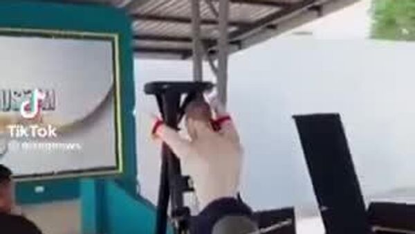 【シンガポール、オンライン詐欺の増加を受け鞭打ちの刑を導入】 - Sputnik 日本