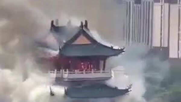 【まるで落城 1500年の歴史ある寺で火災】 - Sputnik 日本