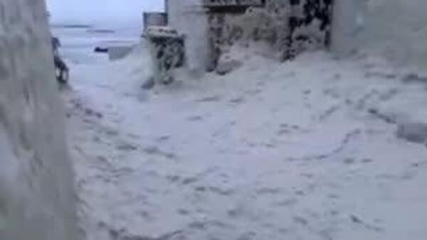 【アイルランドの冬 ダブリンが「海の泡」に覆われる】 - Sputnik 日本