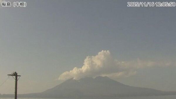 【桜島で断続的に噴火 最大4400メートルの噴煙】 - Sputnik 日本