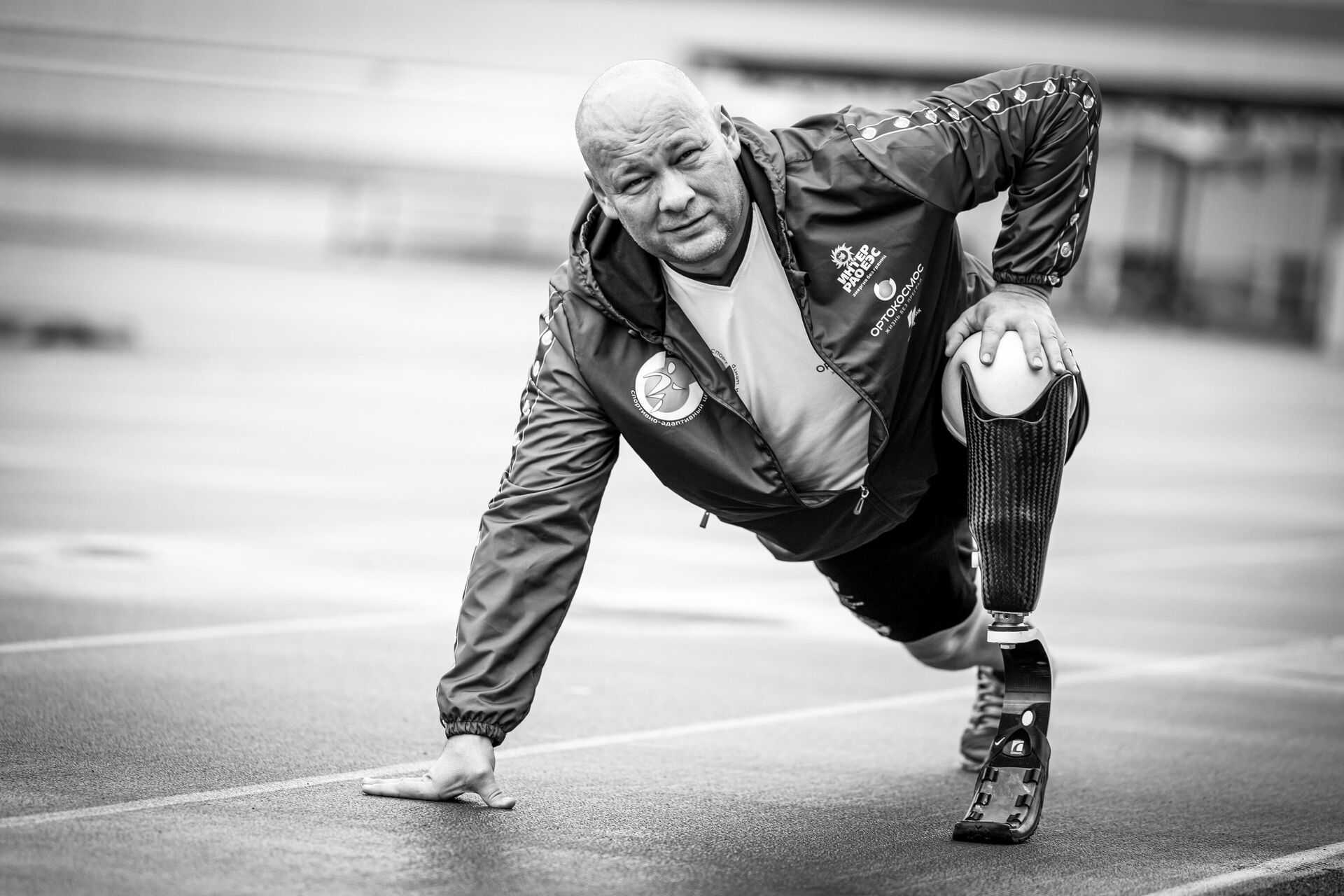 Работа Русский характер: бег с препятствиями российского фотографа Екатерины Якель. Портрет.Герой нашего времени, серия - Sputnik 日本, 1920, 19.11.2025