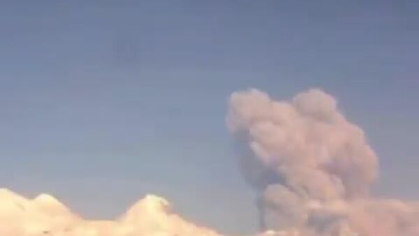 【露カムチャツカでベズイミアニ火山が噴火】 - Sputnik 日本