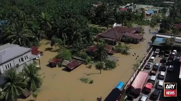 【インドネシア豪雨で日本人10人弱孤立と報道】 - Sputnik 日本
