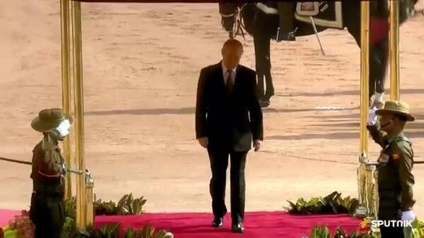 📽️ プーチン大統領、インドの首都ニューデリーにある大統領官邸に到着 - Sputnik 日本