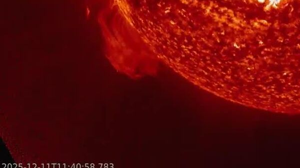 【太陽から巨大プロミネンスが分離するタイムラプス】 - Sputnik 日本