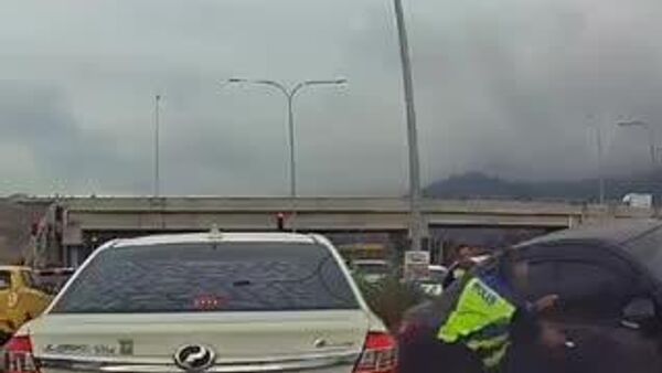 【こんな警察からは車でも逃げ切れない】 - Sputnik 日本