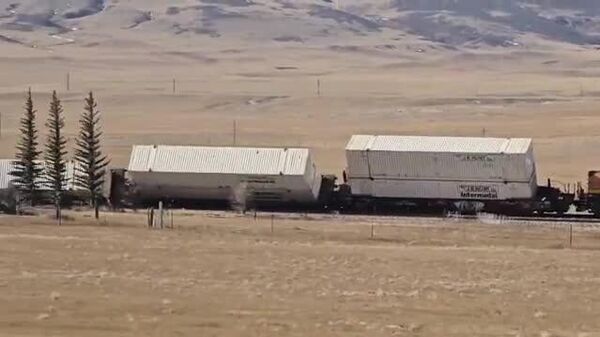 【強風で列車が横転 米国】 - Sputnik 日本