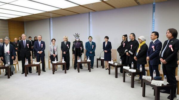 【高市首相、デーモン閣下や小室哲哉さん、押井守さん、村上隆さんらと面会】 - Sputnik 日本