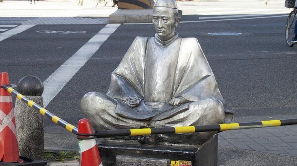 【豊臣秀吉像の首折られた事件 愛媛県警の警察官らを書類送検へ】 - Sputnik 日本