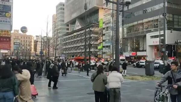 【大阪 なんば駅近くで車が歩道に乗り上げる＝報道】 - Sputnik 日本