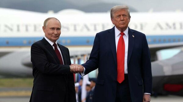 【「ロシアはトランプ大統領とそのチームを気まずい状況に置くような対応はしないだろう」専門家】（2/3） - Sputnik 日本