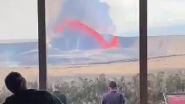 【ハワイには、溶岩を噴き出す火山を望めるホテルがある】 - Sputnik 日本